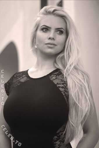 Malin Голе фотографије OnlyFans 11