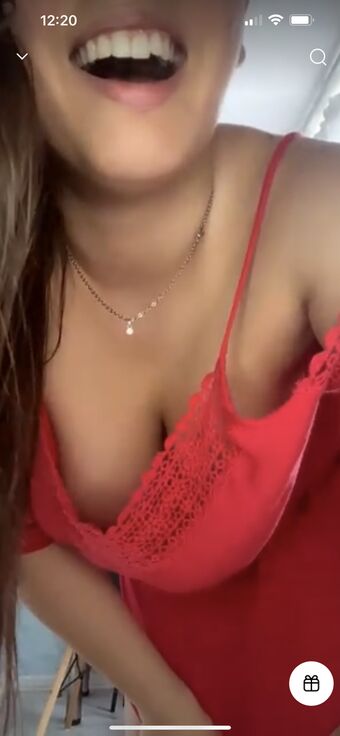 Malina Голе фотографије OnlyFans 2