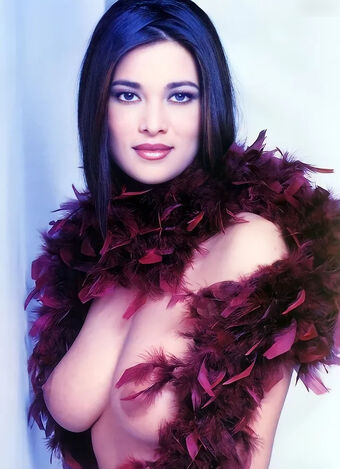 Manuela Arcuri Голе фотографије OnlyFans 17