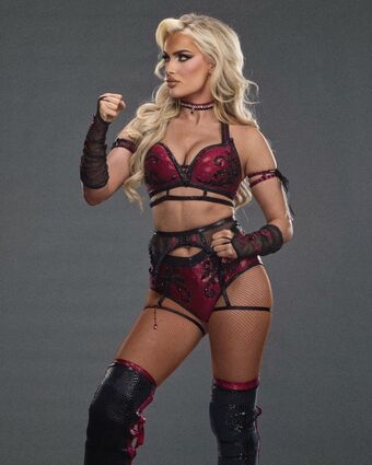 Mariah May Голе фотографије OnlyFans 400