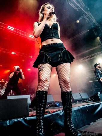 Marisa Rodriguez Singer Голе фотографије OnlyFans 9