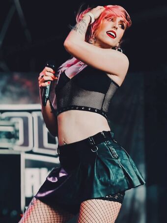 Marisa Rodriguez Singer Голе фотографије OnlyFans 11