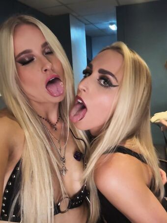 Marisa Rodriguez Singer Голе фотографије OnlyFans 12