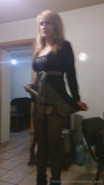 mature_aunt