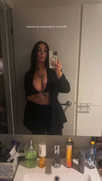 Mbou_ Голе фотографије OnlyFans 6
