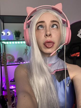 MiaDelphy Голе фотографије OnlyFans 4