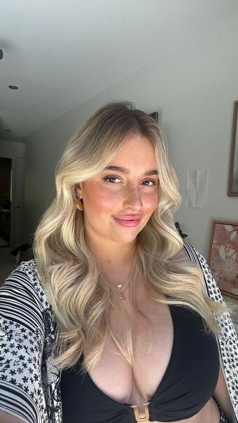 Micaela Metcalf Голе фотографије OnlyFans 23