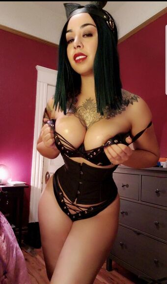 MidnaAsh Голе фотографије OnlyFans 14