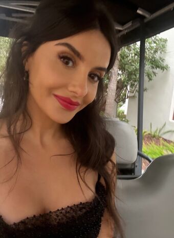 Mikaela Hoover Голе фотографије OnlyFans 46