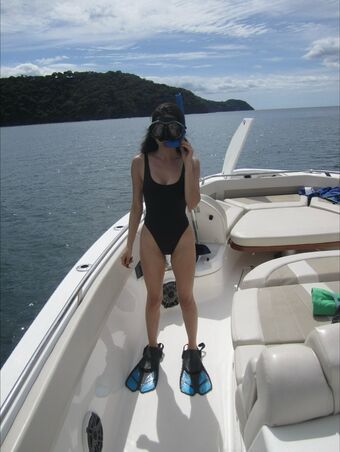 Mikaela Hoover Голе фотографије OnlyFans 47