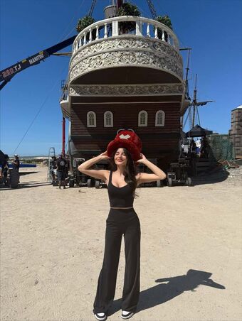 Mikaela Hoover Голе фотографије OnlyFans 48