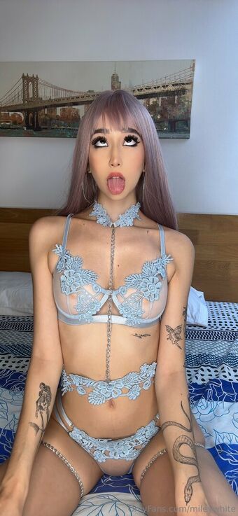 mileywhite Голе фотографије OnlyFans 34