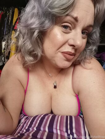 milfshellfree Голе фотографије OnlyFans 5