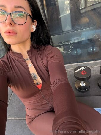 millathegoth Голе фотографије OnlyFans 13