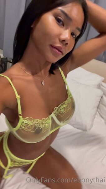Mint Ebony Голе фотографије OnlyFans 15