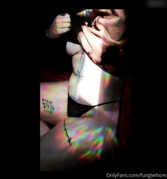 Minty.python/Pfirsichkloster Голе фотографије OnlyFans 6