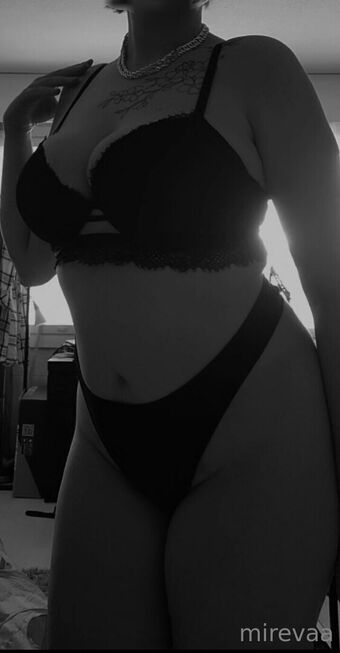 mirevaa Голе фотографије OnlyFans 6
