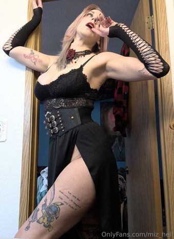 miz_hell Голе фотографије OnlyFans 12