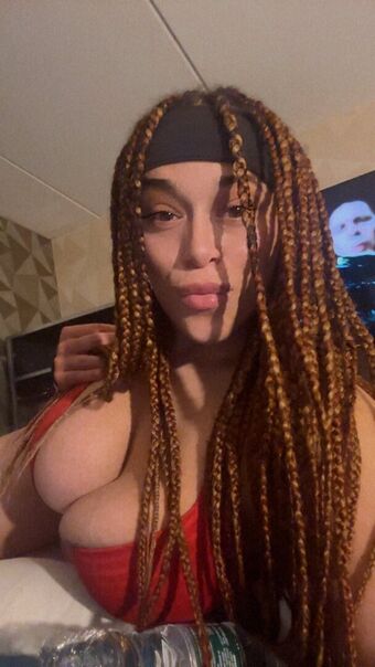 MO Spice Голе фотографије OnlyFans 17