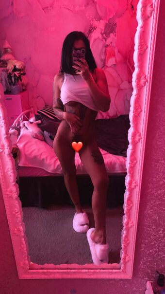 Molly Alien Голе фотографије OnlyFans 9