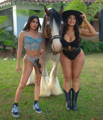 Monica Vallejo Голе фотографије OnlyFans 19