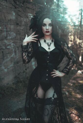 Monsa Isa Голе фотографије OnlyFans 4