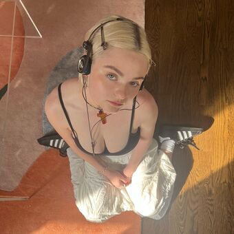 Morgan Lily Голе фотографије OnlyFans 25