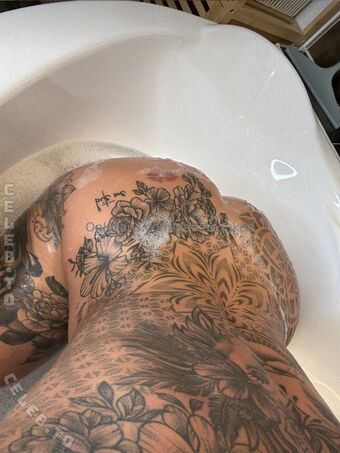 nadine.inked Голе фотографије OnlyFans 77