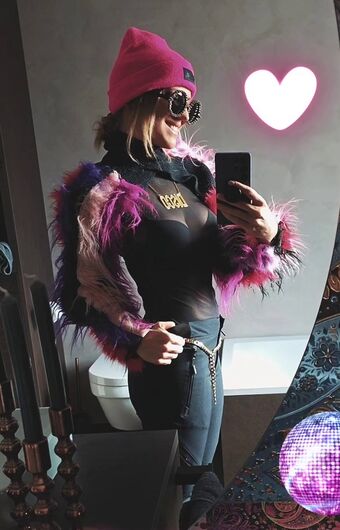 Naguura Голе фотографије OnlyFans 24