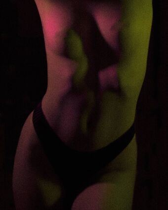 _naissance Голе фотографије OnlyFans 16