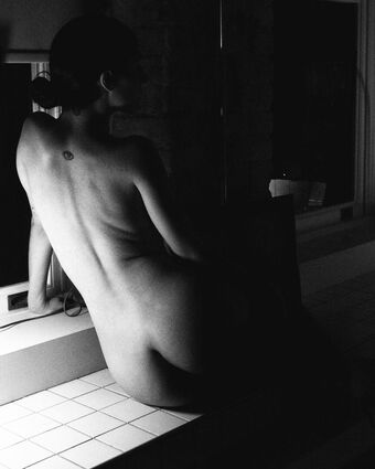 _naissance Голе фотографије OnlyFans 17