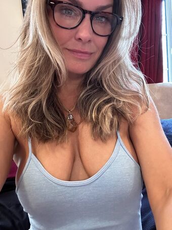 Natasha Marley Голе фотографије OnlyFans 28