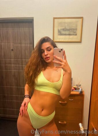 nessapeach Голе фотографије OnlyFans 4