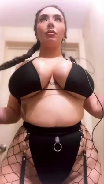 Nicky Nicole Голе фотографије OnlyFans 10