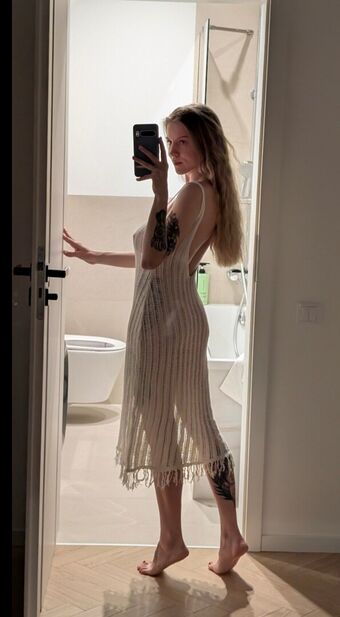 NikkiDreams Голе фотографије OnlyFans 15