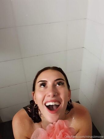 ninasiimone