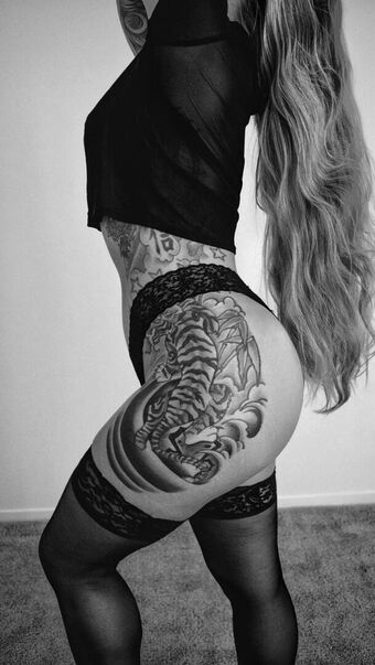 Ninjamrn Голе фотографије OnlyFans 6