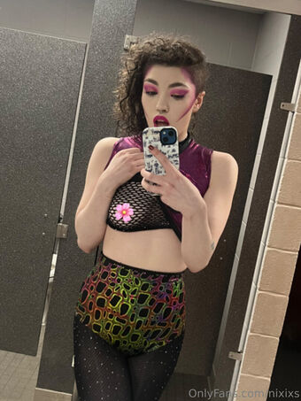 Nixi XS Голе фотографије OnlyFans 11