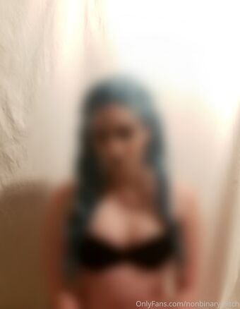 nonbinary-bitch Голе фотографије OnlyFans 8
