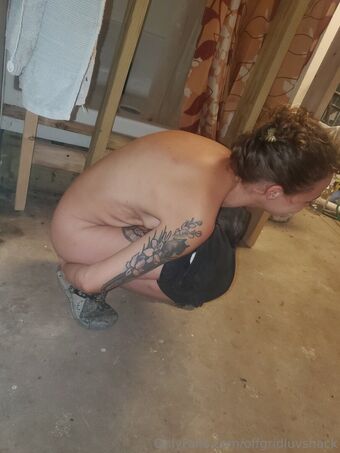 offgridluvshack Голе фотографије OnlyFans 11