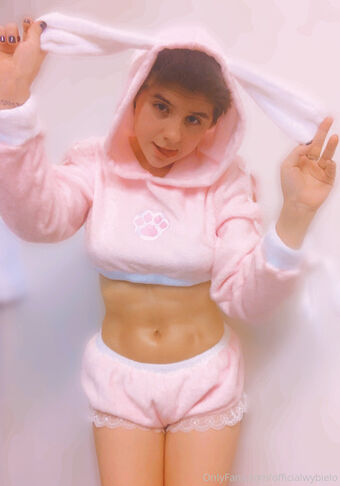 officialwybielo Голе фотографије OnlyFans 34