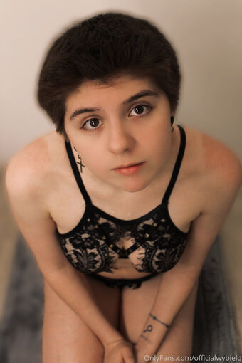 officialwybielo Голе фотографије OnlyFans 40
