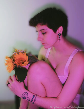 officialwybielo Голе фотографије OnlyFans 43