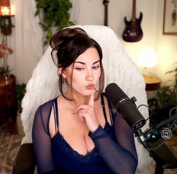 PalmBee Голе фотографије OnlyFans 13