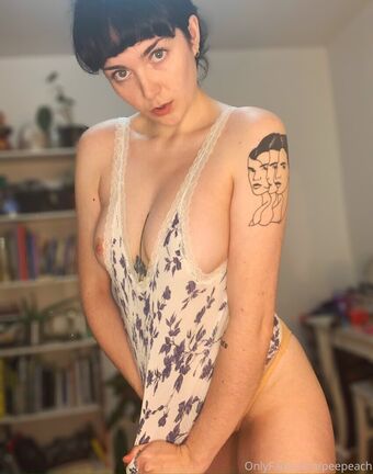 peepeach Голе фотографије OnlyFans 6