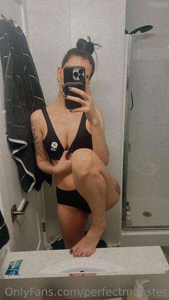 PerfectMonsterr Голе фотографије OnlyFans 56