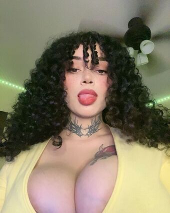 phanyebell Голе фотографије OnlyFans 2