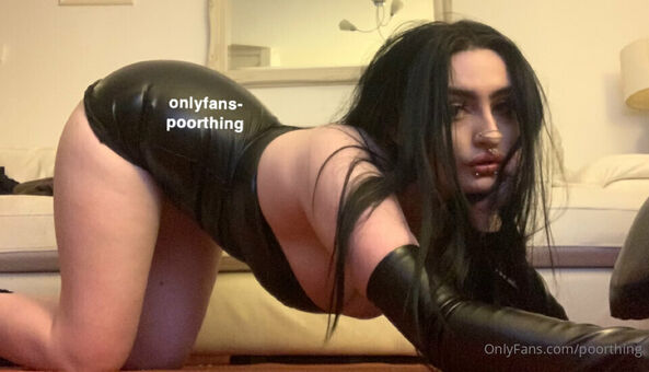 poorthing Голе фотографије OnlyFans 17