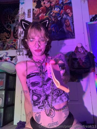 prettylittlefreak13