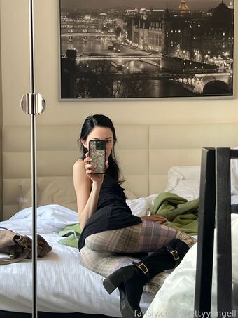 prettyyangell Голе фотографије OnlyFans 39